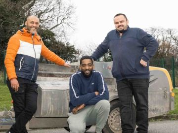 🔵 Cette semaine nous vous présentons notre équipe de ℂℍ𝔸ℙ𝕀𝕊𝕋𝔼𝕊

✅ Mickaël, David et Larry

💡 Souvent méconnu, le métier de chapiste demande rigueur et...