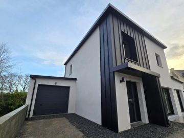 🔵ℤ𝕆𝕆𝕄 𝕊𝕌ℝ 𝕃𝔸 𝔽𝔸ℂ̧𝔸𝔻𝔼

✨Un contraste parfait qui sublime l'architecture et lui donne du caractère

Associer un enduit blanc à un bardage en aluminium noir est...