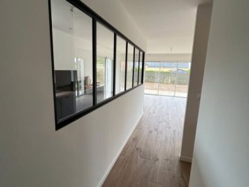 Ce mois-ci 
🔵ℤ𝕆𝕆𝕄 𝕊𝕌ℝ 𝕃𝔸 𝕍𝔼ℝℝ𝕀𝔼ℝ𝔼

Véritable atout déco, La verrière reste un classique intemporel
✨ici elle met en valeur la cuisine qui est située juste...